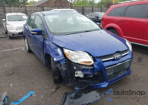 2012 Ford Focus Se z USA, uszkodzony, nr VIN 1FAHP3F23CL345654